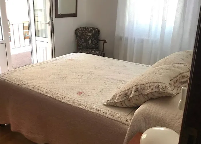 Piso Cuatro Caminos Apartment *